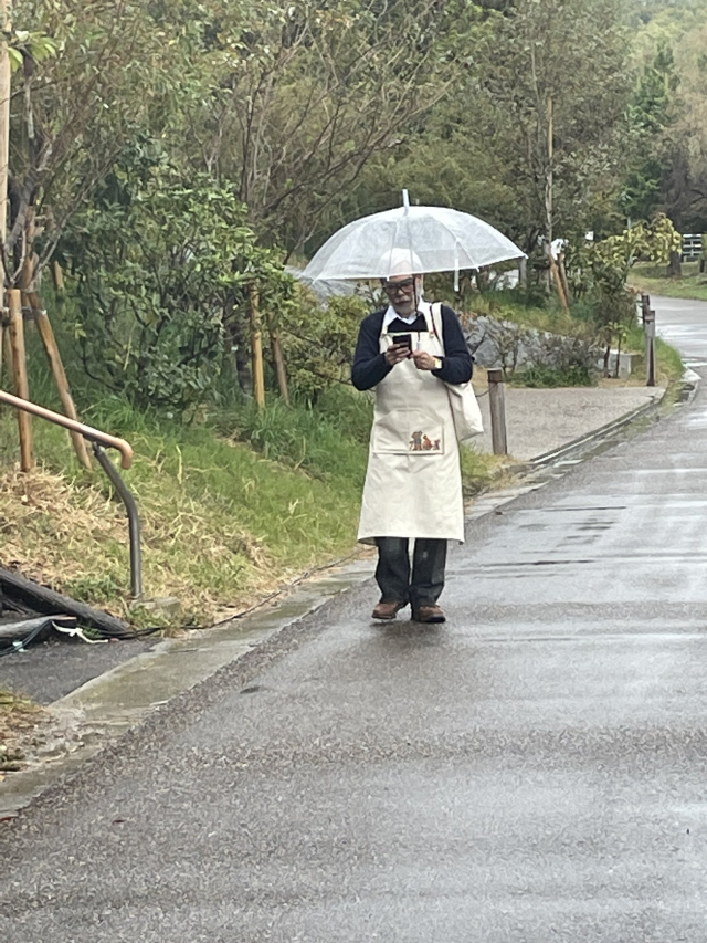 吉卜力公园出现「神似宫崎骏的人」? 自称「吉卜力搞笑艺人」いずみ包乱入引网民热议 吉卜力公园出现「神似宫崎骏的人」? 自称「吉卜力搞笑艺人」いずみ包乱入引网民热议